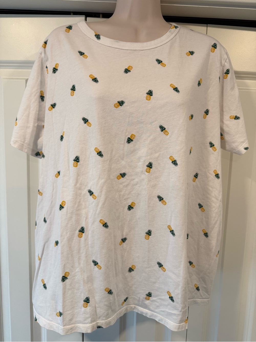 Old Navy everywear pineapple tee shirt top xxl